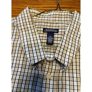 Consensus men's XXL tan, white and black plaid short sleeve button down shirt